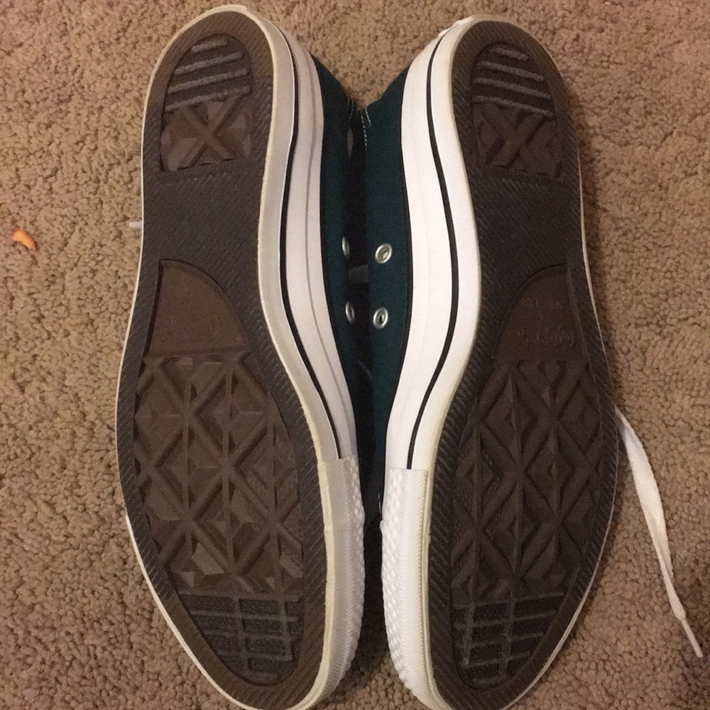 I’m selling green converse shoes never been used. - Picture 4 of 4